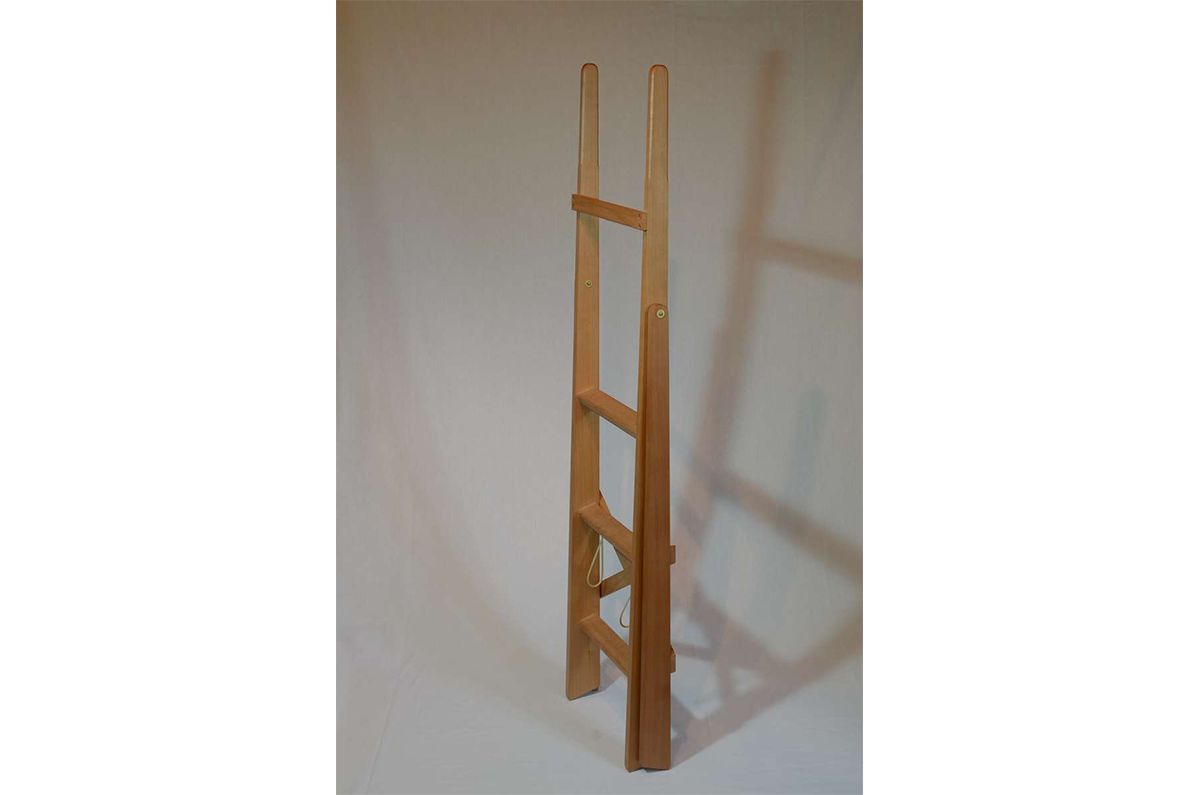 Solid wood classic stepladder